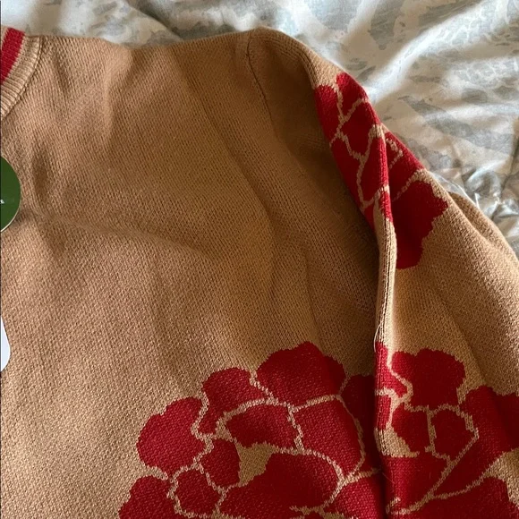 Women’s Tan Crewneck Sweater with Red Floral Motif - Unbranded - Picture 4 of 5